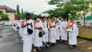 BIMBINGAN MANASIK HAJI MAHASISWA IAIN SYEKH NURJATI CIREBON TAHUN 2022 DAN DIIKUTI OLEH MAHASISWA TADRIS BAHASA INGGRIS