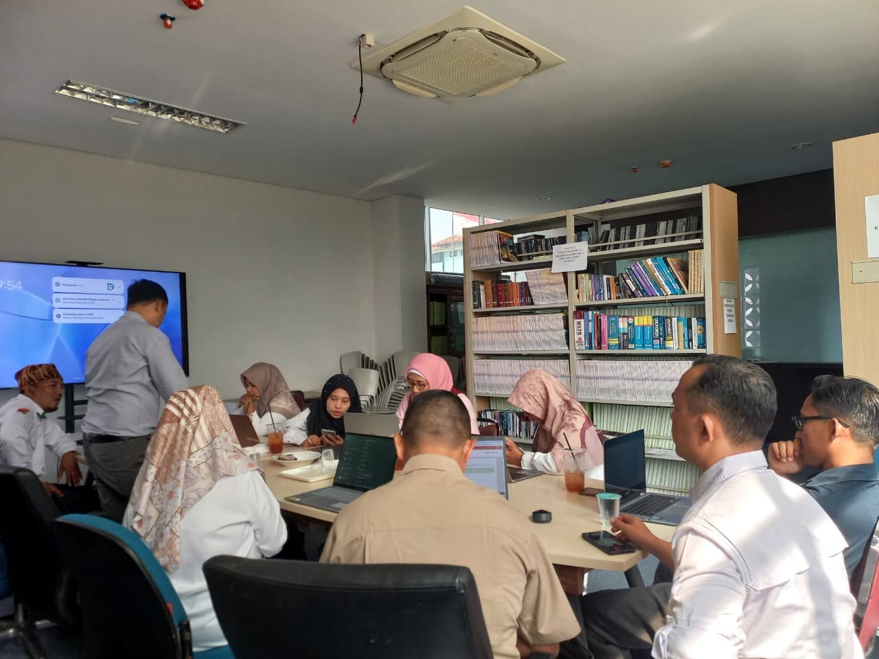 Program Studi Tadris Bahasa Inggris Gelar Rapat Kelima Tim Akreditasi