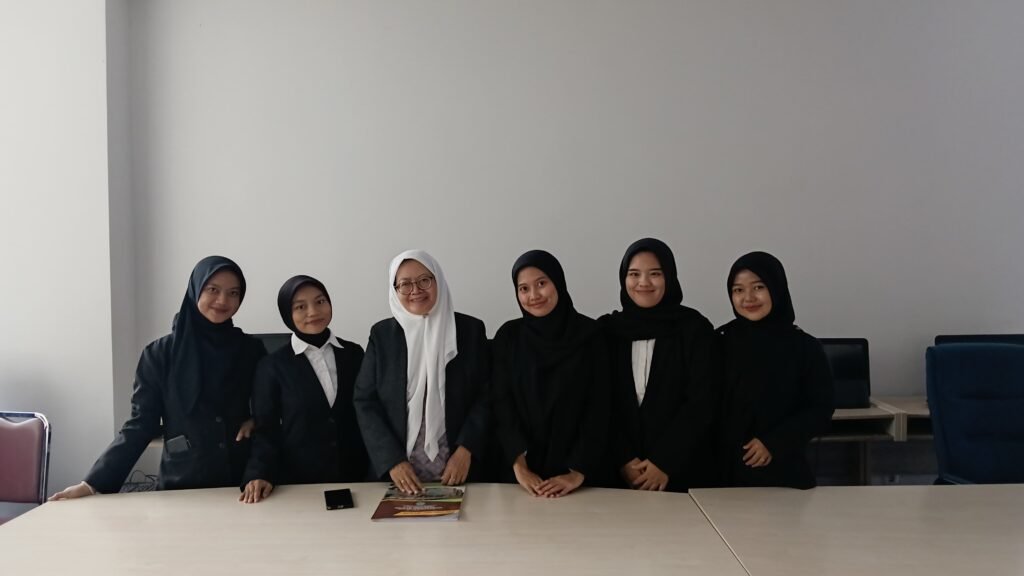 Mahasiswa Tadris Bahasa Inggris Berhasil Selesaikan Studi dalam 3,7 Tahun