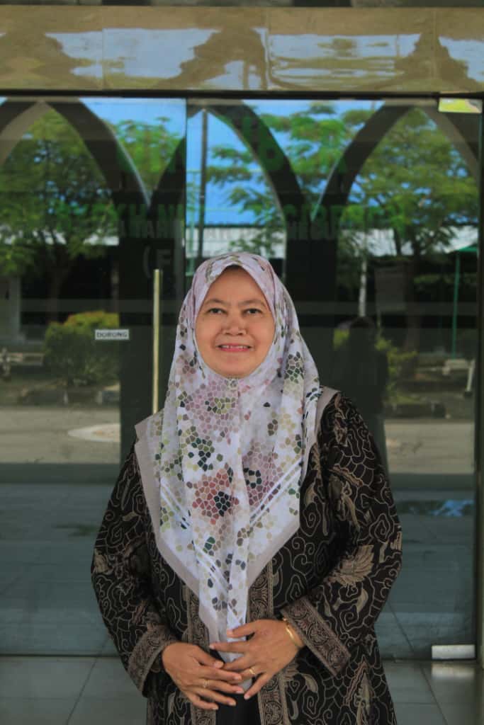 Dra. Hj. Amroh Umaemah M.Pd